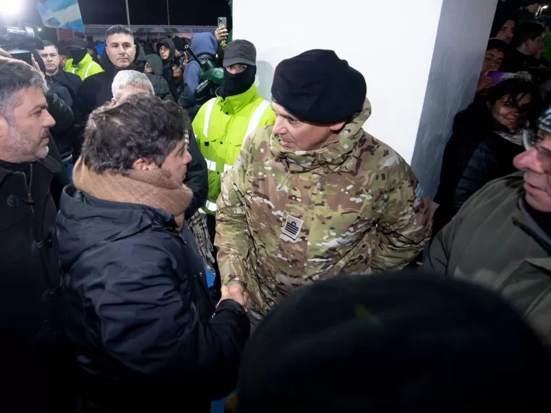 Kicillof participó de la vigilia en Río Grande y reafirmó el reclamo por la soberanía de Malvinas