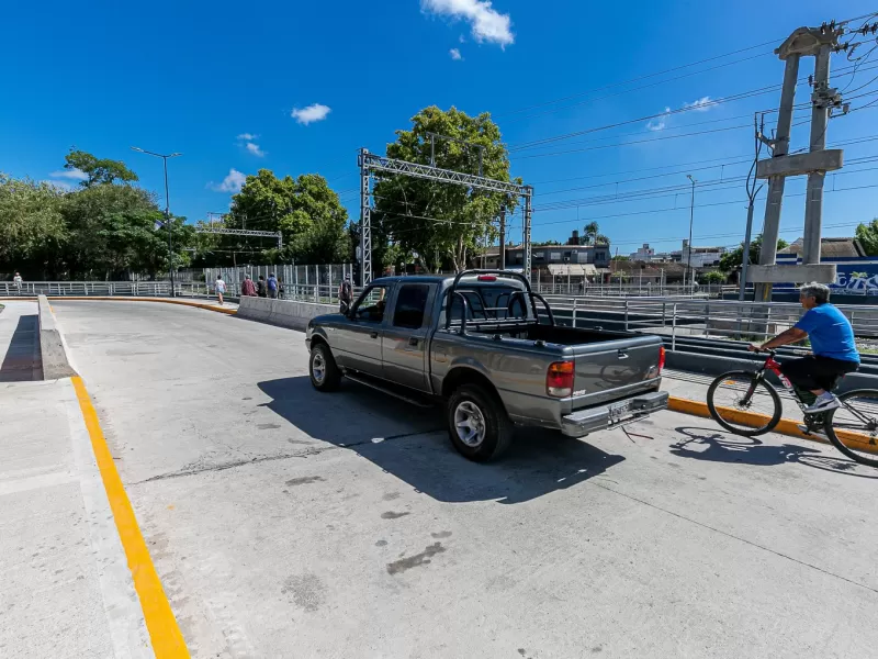 Mejoran la conectividad vial: El municipio de habilitó la calle Pte Perón junto al nuevo paso bajo nivel de calzada