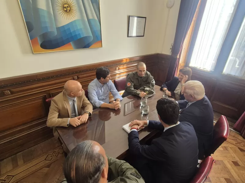 Bullrich recibi&oacute; al gendarme Nahuel Gallo y acus&oacute; a la AFA de intentar &ldquo;apropiarse&rdquo; de su liberaci&oacute;n