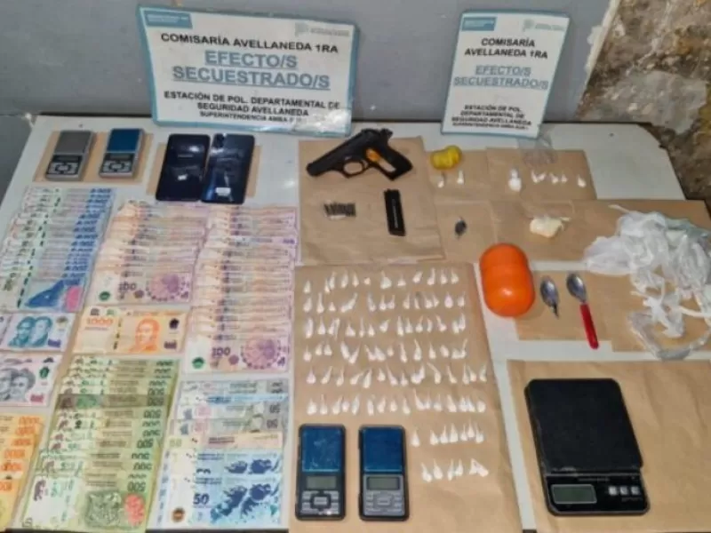Detuvieron a una mujer con m&aacute;s de 100 dosis de coca&iacute;na listas para la venta