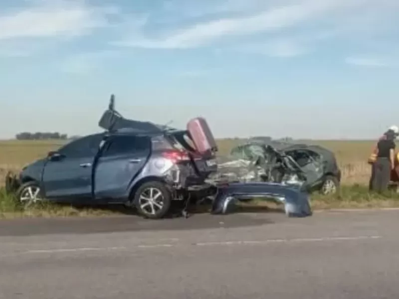 Una mujer fallecida y seis heridos tras un choque frontal en la Ruta 30