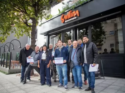 Eva Mieri se reuni&oacute; con comerciantes y entreg&oacute; habilitaciones a siete locales