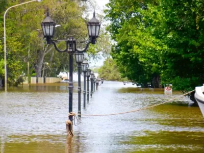 Evacuados en San Luis del Palmar, Empedrado y calles anegadas en Paso de los Libres