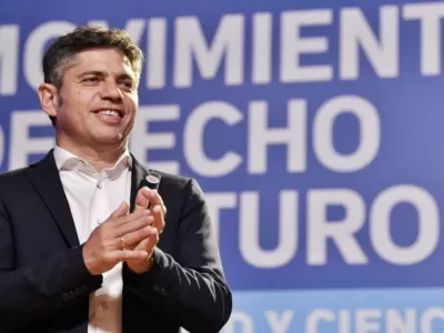 Encuesta nacional proyecta a Kicillof por encima de Milei en escenarios presidenciales hacia 2027