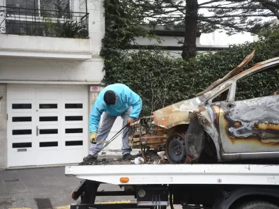 El Municipio retir&oacute; autos abandonados de Los Hornos y Lisandro Olmos