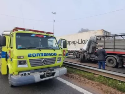 Dos camiones y un auto involucrados en un choque en cadena en Ruta 7