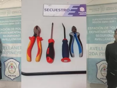 Seis detenidos tras una persecuci&oacute;n por robo de autos y patentes