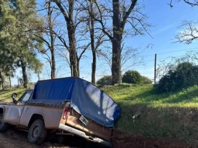 Preocupaci&oacute;n por una zanja en calle Los Naranjos: vecinos advierten por accidentes viales
