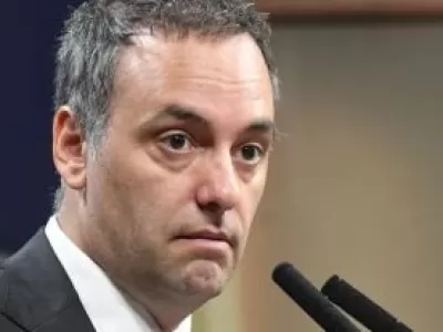 Adorni busca reordenar la gesti&oacute;n con reuniones de gabinete mientras crecen versiones sobre su continuidad