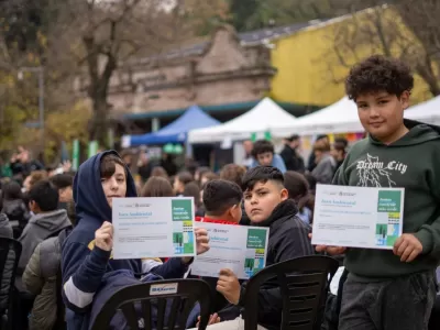 M&aacute;s de 700 estudiantes participaron de la Jura Ambiental