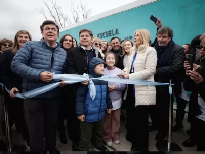 Kicillof: "Milei vino un rato a sacarse una foto, pero no se anima a caminar los barrios de La Matanza"