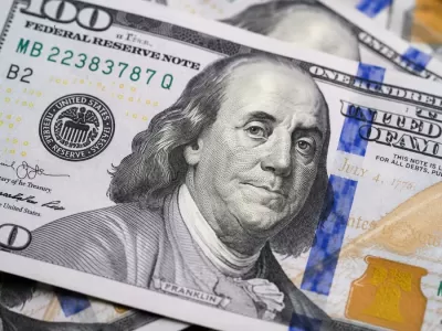 Los argentinos compraron m&aacute;s de u$s2.800 millones en agosto