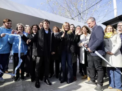 Kicillof inauguró el nuevo edificio del Centro de Atención Primaria de la Salud del barrio Esperanza