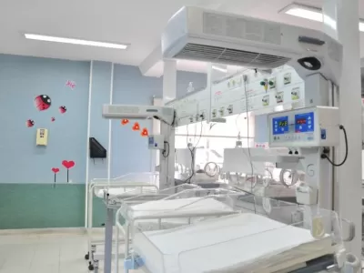 El Hospital San Jos&eacute; fortalece el servicio de Neonatolog&iacute;a con nuevos profesionales