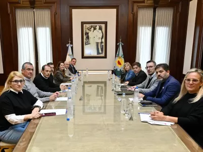 Axel Kicillof encabez&oacute; un acto con intendentes y volvi&oacute; a cuestionar el ajuste de Javier Milei