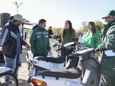 El Municipio entreg&oacute; veh&iacute;culos y equipamiento a recuperadores urbanos