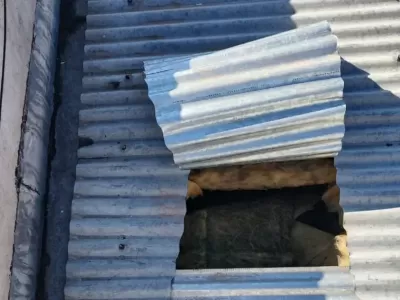 Intentaron robar en una gomer&iacute;a tras realizar dos boquetes en el techo, pero la alarma frustr&oacute; el delito