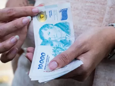 Los salarios registrados cayeron m&aacute;s de 2% en t&eacute;rminos reales en 2025