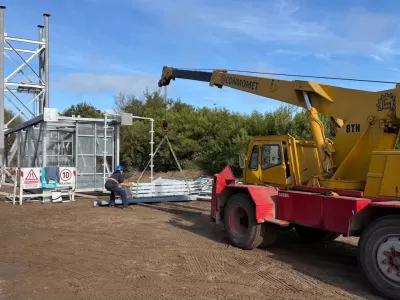 Puerto Quequ&eacute;n avanza en la construcci&oacute;n de la nueva baliza de enfilamiento