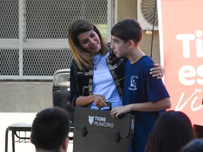 El Municipio entreg&oacute; kits de dibujo a estudiantes de la Escuela T&eacute;cnica N&deg; 2 de Ricardo Rojas
