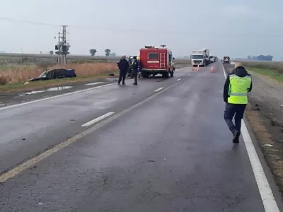 Murieron padre e hijo en m&uacute;ltiple choque en Ruta 5 a la altura