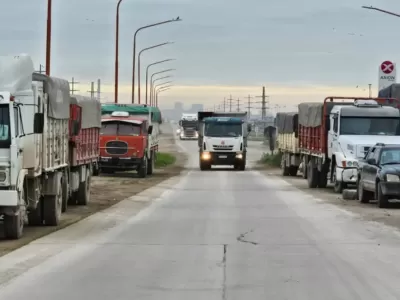 Protesta de camioneros por el aumento de costos: reclaman actualizaci&oacute;n de tarifas y afecta la actividad en puertos