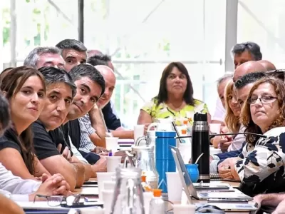 Paritarias bonaerenses: Provincia retoma la negociaci&oacute;n salarial con docentes y estatales
