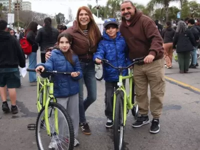 Magdalena Sierra entreg&oacute; m&aacute;s de 4500 bicicletas a estudiantes de la ciudad