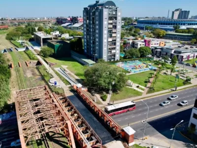 Ferraresi inaugur&oacute; un nuevo tramo del Paseo del Ferrocarril
