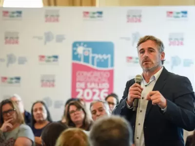 Ach&aacute;val respald&oacute; la reelecci&oacute;n indefinida de intendentes y defendi&oacute; las PASO