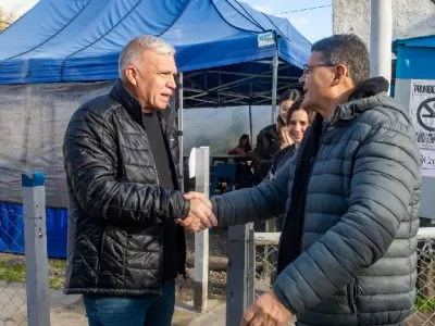 Carlos Balor recorri&oacute; el avance de una obra comunitaria de la Iglesia R&iacute;os de Vida