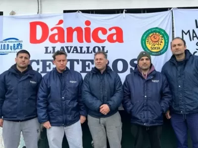 Trabajadores de D&aacute;nica realizan un acampe en Llavallol ante el anuncio de cierre de la planta