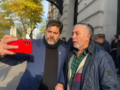 Un vecino de Tucum&aacute;n viaj&oacute; a La Plata para el lanzamiento del MDF Salud y recibi&oacute; un saludo de Carlos Bianco