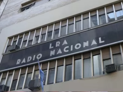 Motosierra en los medios estatales: Radio Nacional y la Tv publica