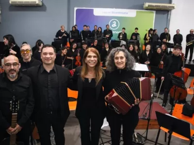 Magdalena Sierra particip&oacute; de la entrega de bandoneones al Instituto Municipal de M&uacute;sica