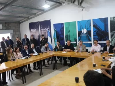 El Puerto Dock Sud y Banco Macro realizaron una mesa de trabajo sobre comercio exterior
