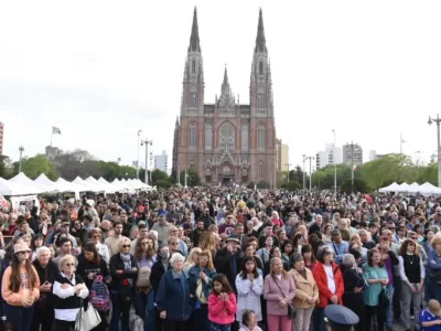 Plaza Moreno vivirá un fin de semana a puro festejo con el Festival de Folklore y el Día del Niño