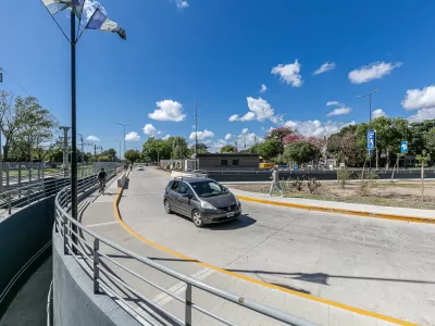 Mejoran la conectividad vial: El municipio de habilit&oacute; la calle Pte Per&oacute;n junto al nuevo paso bajo nivel de calzada