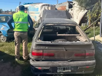 Recuperan un auto robado durante un operativo en desarmaderos