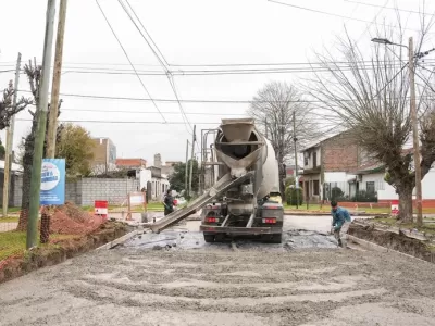 La ciudad mejora sus calles con nuevas obras de repavimentaci&oacute;n en los barrios