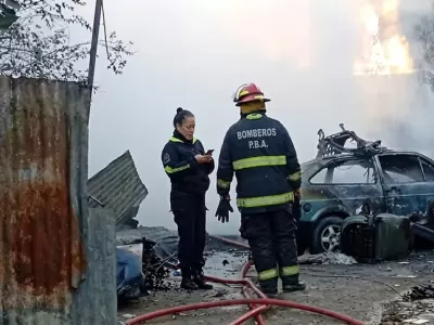 Colecta solidaria: vecinos piden ayuda por los ni&ntilde;os que perdieron a su madre y a uno de sus hermanos en un incendio en Los Hornos