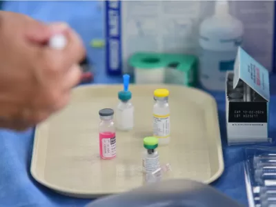 Intensificamos la campaña contra el sarampión y la atención médica en los barrios