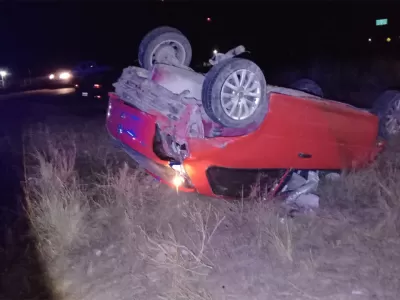 Dej&oacute; el auto en el mec&aacute;nico y apareci&oacute; volcado en la madrugada