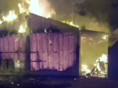 Incendio de gran magnitud en una sociedad de fomento de La Celeste genera preocupaci&oacute;n por viviendas cercanas