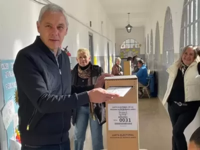 Votó Fabián Cagliardi: “Esperamos que muchos vecinos vayan a votar”