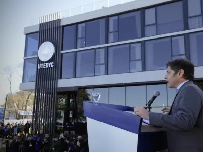 Se inauguró del nuevo hotel de UTEDYC con la participación el gobernador de Bs As