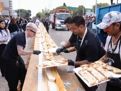 Caos durante un festival gastron&oacute;mico por el 25 de Mayo y el aniversario de &ldquo;El Tano&rdquo;