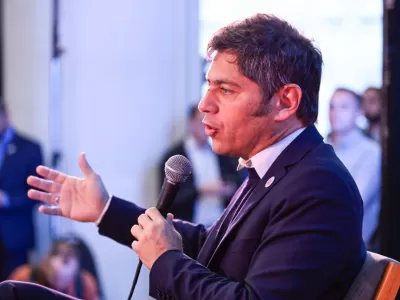Kicillof retoma la campaña de Fuerza Patria con visitas a Olavarría y Saladillo