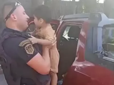 Rescatan a un nene de 2 a&ntilde;os que hab&iacute;a quedado encerrado dentro de una camioneta en un shopping