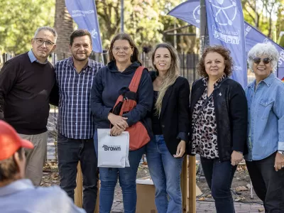 El municipio entreg&oacute; anteojos a vecinos